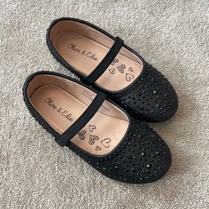 Olive & Edie size 8 black sparkly shoe